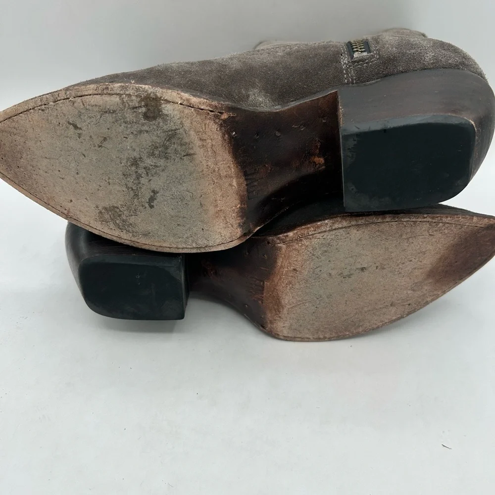 Frye Sacha Short Gray Suede Cowboy Cowgirl 
Ankle Bootie Western Womens size 7.5 - Picture 14 of 14